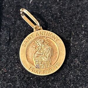 483516 14k solid yellow gold St Anthony pendant 2g